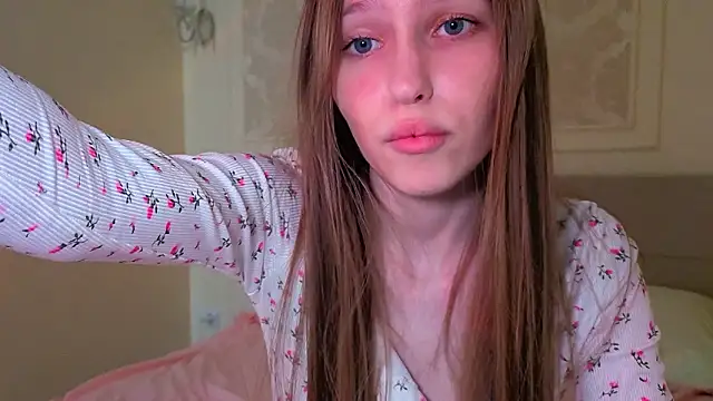 AllluraのライブXXXチャット