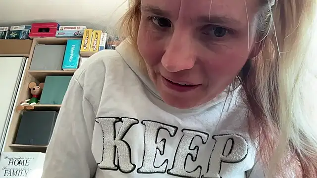 s-te-fan-i live XXX chat