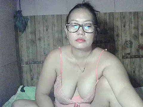 Pinay_BigTits69: онлайн-секс-чат