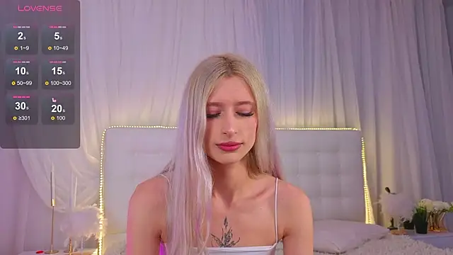 Czat XXX na żywo – Monica_Leen