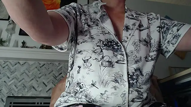 AuroraWillows: онлайн-секс-чат