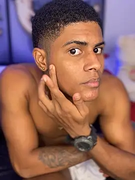 Nick_Jackson_: διαδικτυακό σόου στην κάμερα