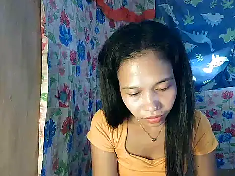 PinaySkinnyGirl Chat XXX live