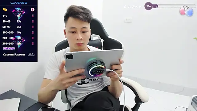 Chat +18 de Naughty___asian ao vivo