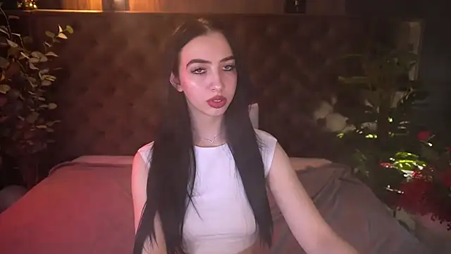 WildKittenX_'s Live XXX Chat