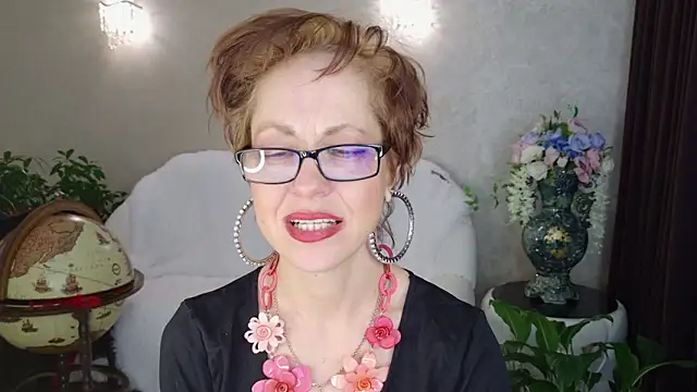 LioraWeiss – Kamerová šou