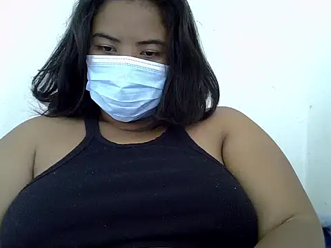 Artinah22 Adlı Modelin Canlı XXX Sohbeti