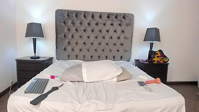 Kiri_Black_'s Webcam Show