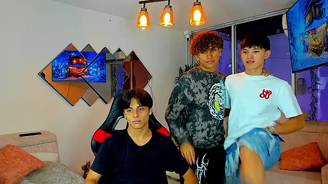 Pokazy przed kamerką – Houseofwarrios