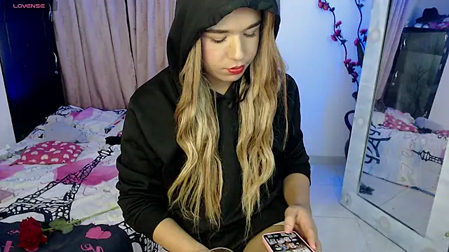 Candyy_doll__ Webcamshow