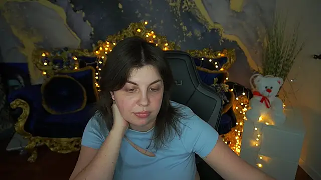 MirandaWong's Live XXX Chat