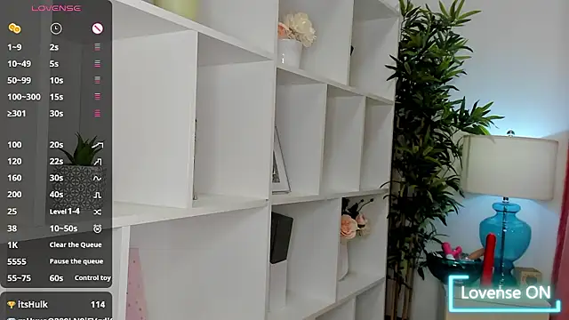 EmaBrownie's Live XXX Chat