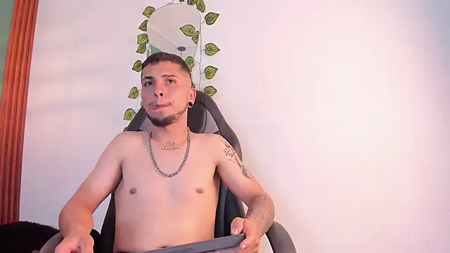 Živý XXX chat raven_smith_