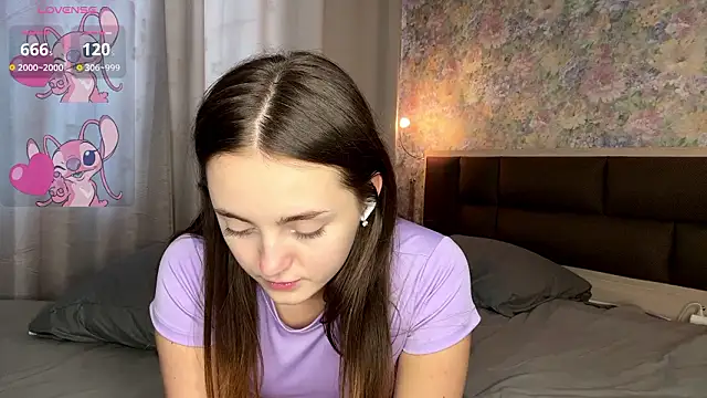 Chatroom XXX en direct de LoraDavi