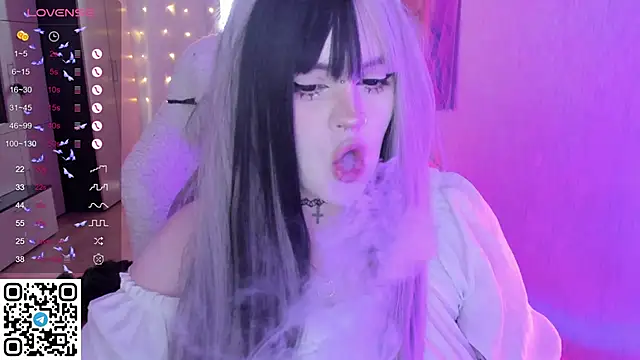 SelenaCute Chat XXX in diretta