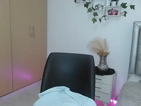 mia_star_2's Live XXX Chat