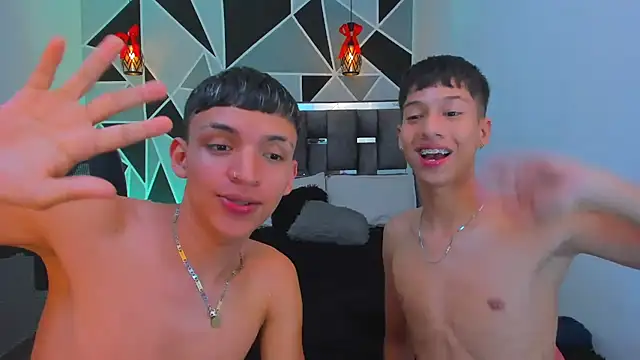 Show modela Juan_Nd_Steven na web-kameri