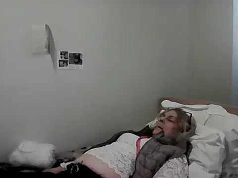 Chat +18 de Latex_shantie ao vivo