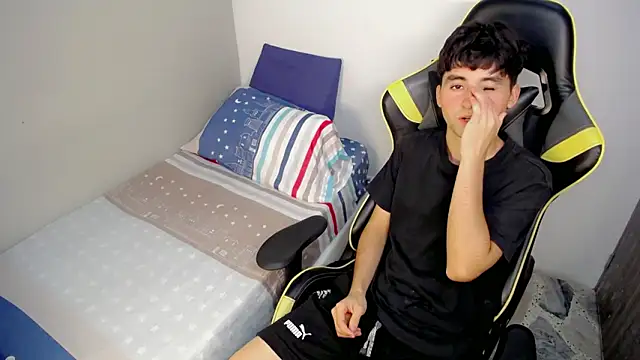 Luigii_n Live XXX chat