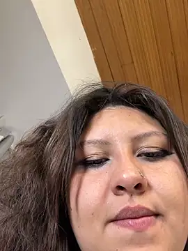 Larissa_Antonella Adlı Modelin Canlı XXX Sohbeti