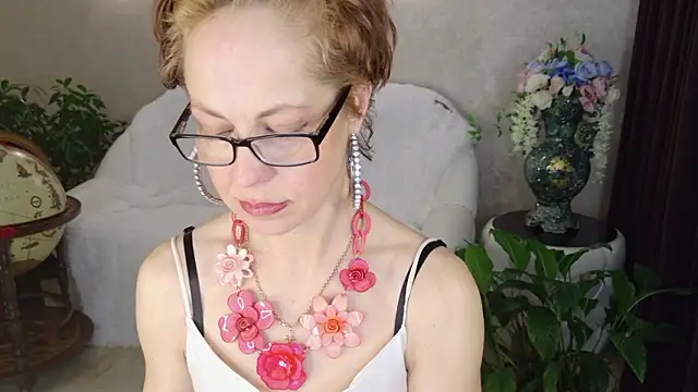 LioraWeiss Obrolan Langsung XXX