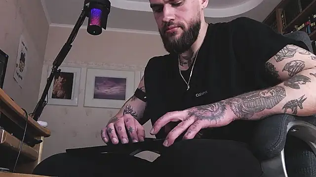 Webkamerová show FindomJason