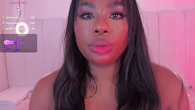 _huge_boobs_ebony 现场XXX聊天