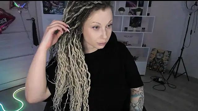 Chatroom XXX en direct de HoneySallyMoore