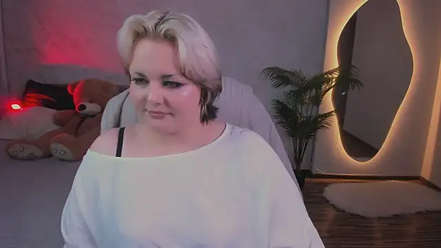 HwasaMoore Live XXX-Chat