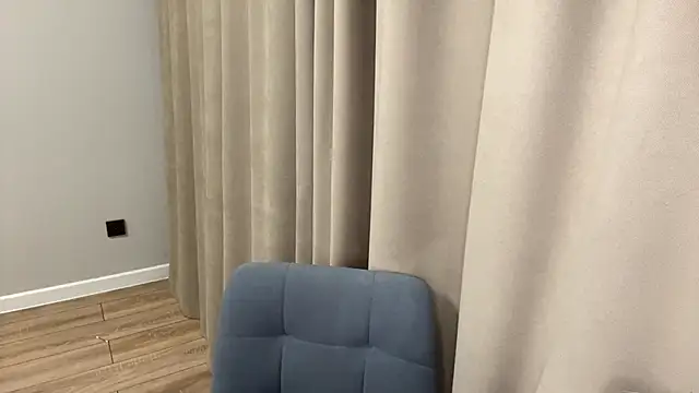 Pertunjukan Kamera Web ClonedAge