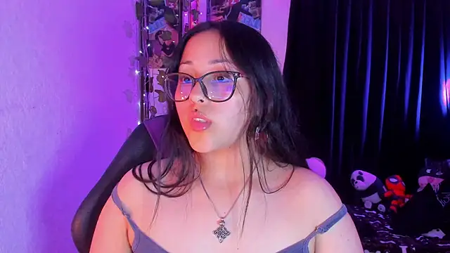 Bella-Gema élő XXX-chatje