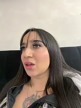 EmmyEvans1's Live XXX Chat