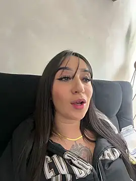 EmmyEvans1's Live XXX Chat