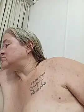 Chat +18 de MilF-eterna_69 ao vivo