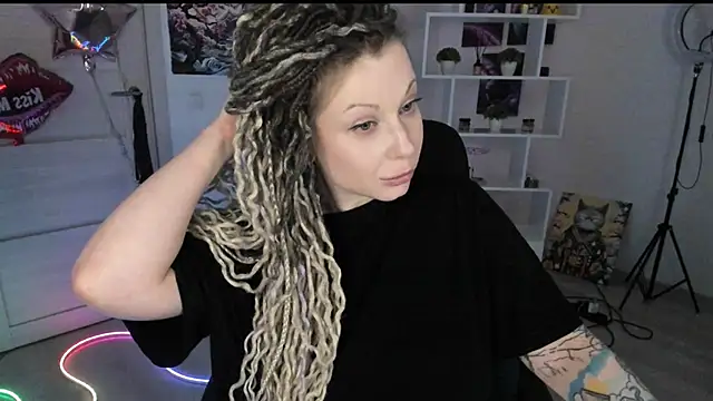 HoneySallyMoore Adlı Modelin Canlı XXX Sohbeti