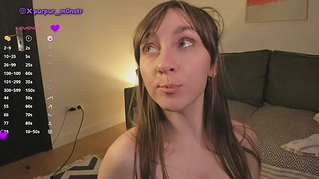 purpurmonstr élő XXX-chatje