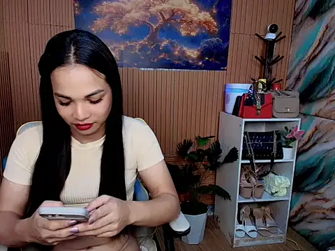 _Kathaleyan Webbikameraesitys