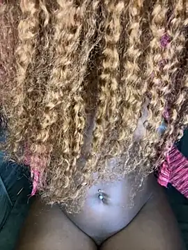 pretty_maliah's Live XXX Chat