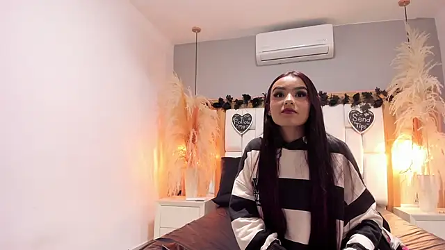 StefanyCondia Adlı Modelin Canlı XXX Sohbeti