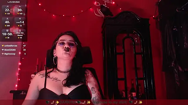 Darkyll33 Live XXX-chat