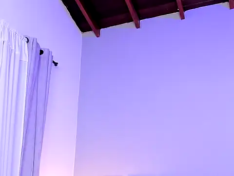 EmilySearss Adlı Modelin Canlı XXX Sohbeti