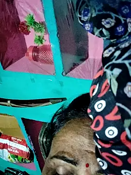 Pooja750's Webcam Show