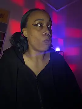 XXX chat uživo modela Lunalovesyou8