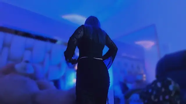 revenmiller_ Adlı Modelin Canlı XXX Sohbeti