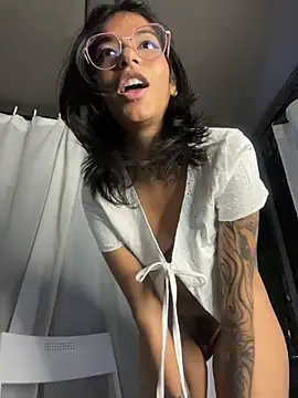 TweetiePieXXX's Webcam Show