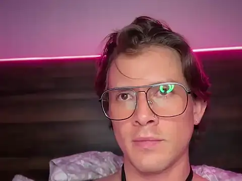 mcklister_kinky_feets Adlı Modelin Web Kamerası Şovu