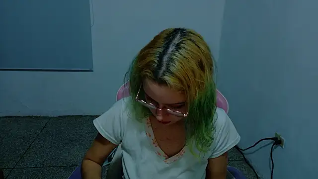 دردشة WandaDoll الجنسية المباشرة