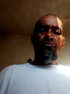 Flomi13 élő XXX-chatje