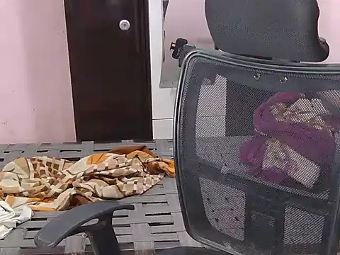 HotXKrish élő XXX-chatje