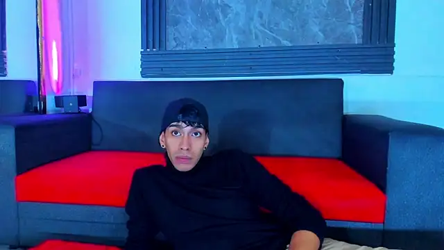 jeremytonner Adlı Modelin Canlı XXX Sohbeti